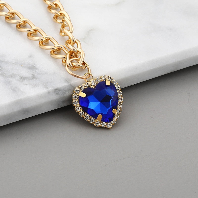Collar de Lujo con Diamantes de Imitación para Gatos y Cachorros – Colgante de Corazón Ajustable en 5 Colores