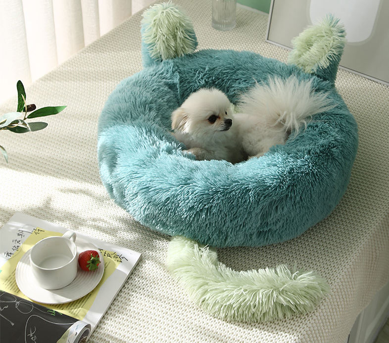 Cama para Mascotas con Orejas de Conejo – Esterilla Cálida de Peluche para Gatos y Perros